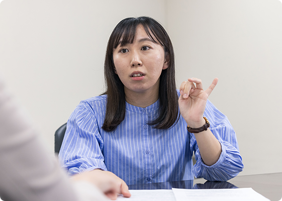 Aさんが話している様子